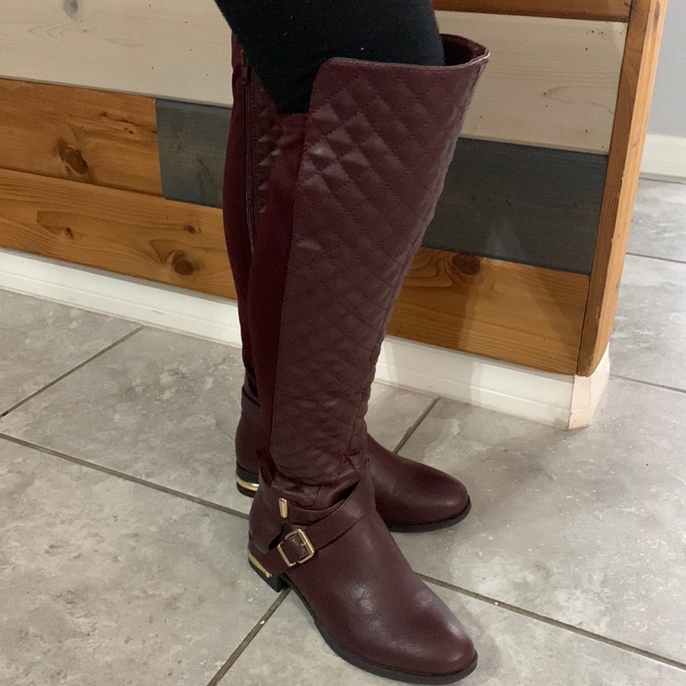 Just fab flat boots burgundy size 7